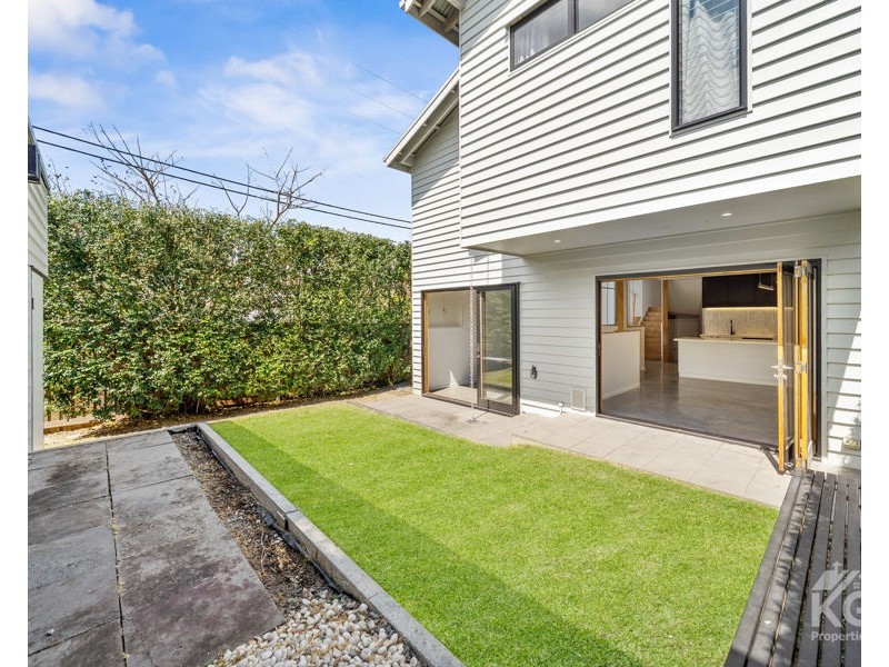 114 MciLwraith Avenue, Norman Park QLD 4170