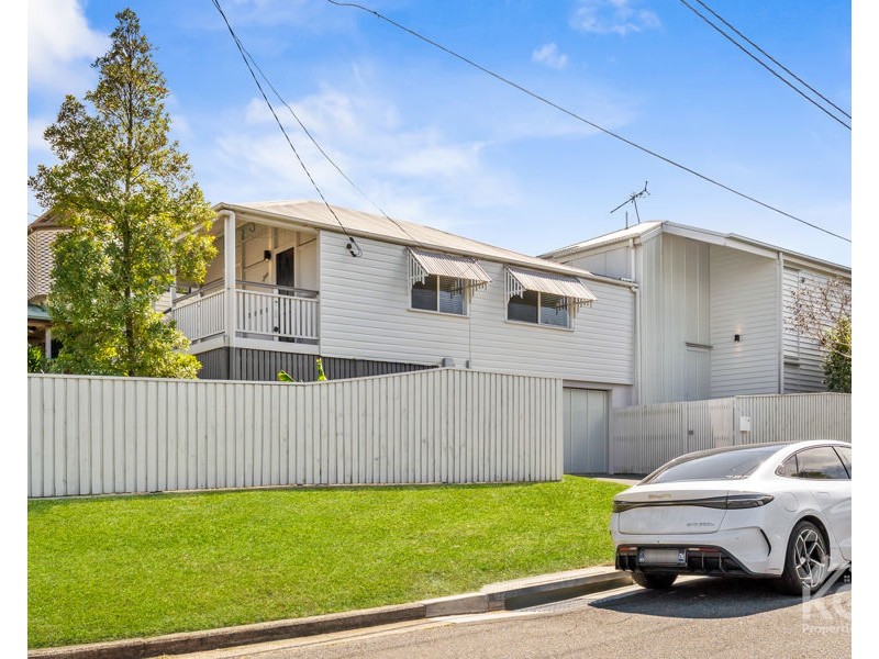 114 MciLwraith Avenue, Norman Park QLD 4170