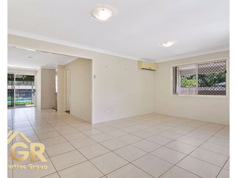 35 Silvertop Street, Hillcrest QLD 4118