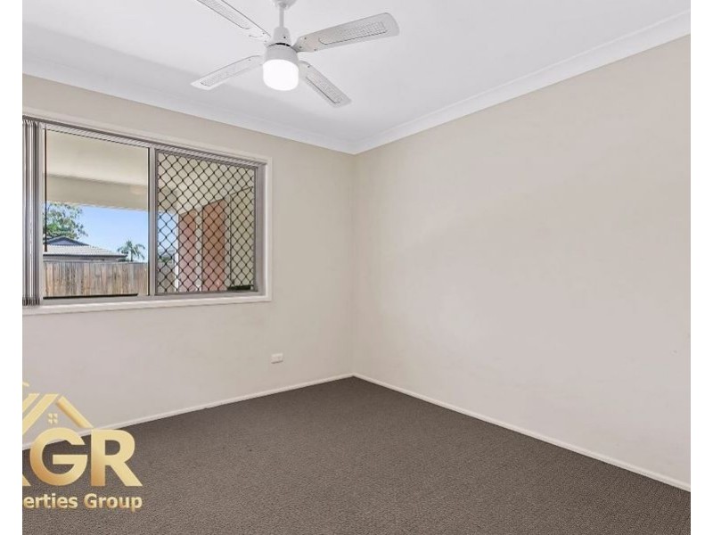 35 Silvertop Street, Hillcrest QLD 4118