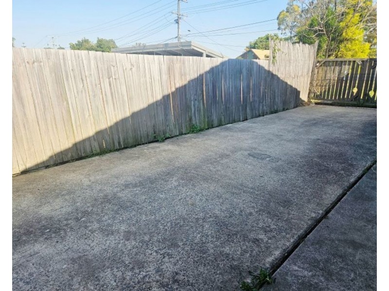 35 Silvertop Street, Hillcrest QLD 4118
