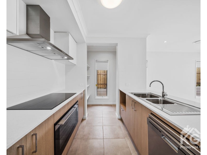 18 Quoll St, Redbank Plains QLD 4301