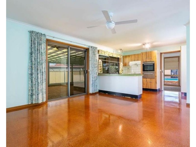 15 Pavon St, Regents Park QLD 4118