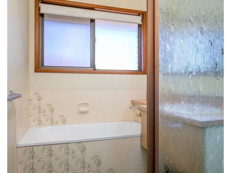 15 Pavon St, Regents Park QLD 4118