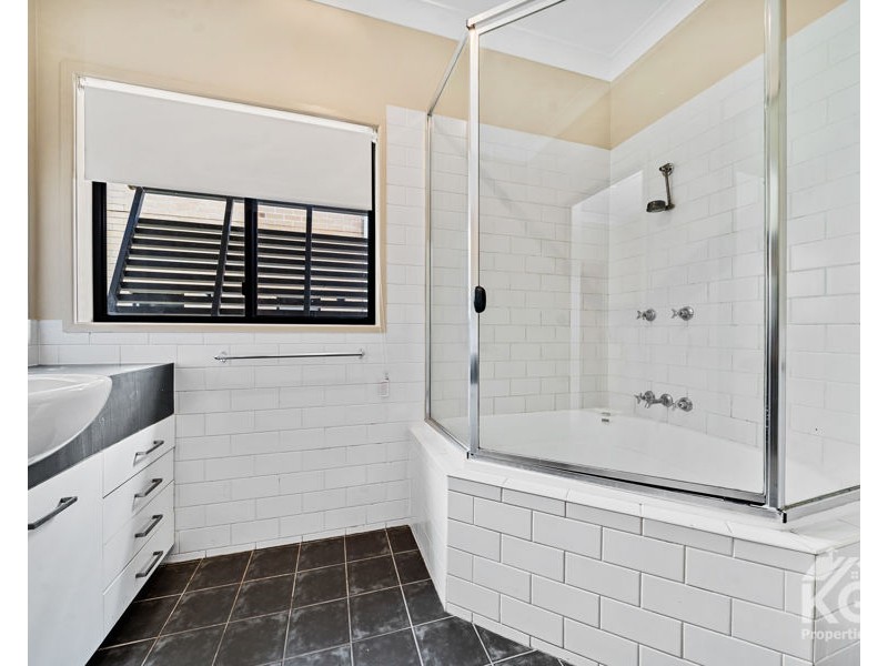 9/11 CARDROSS ST, Yeronga QLD 4104