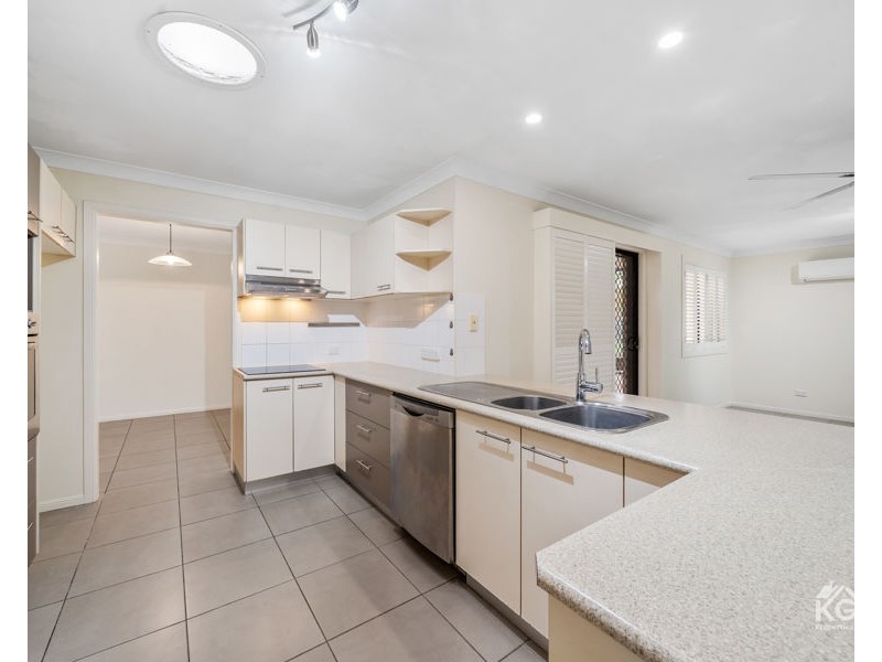 69 Parkroyal Crescent, Regents Park QLD 4118