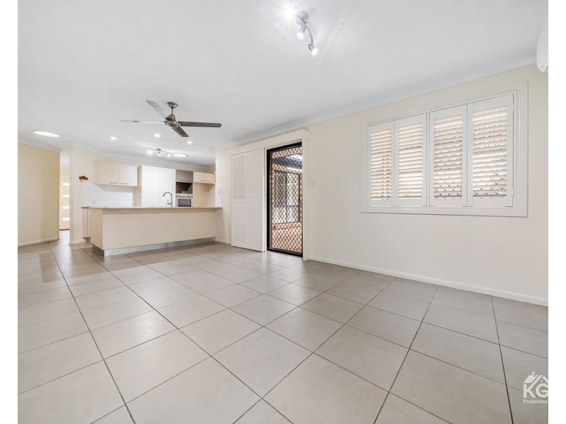 69 Parkroyal Crescent, Regents Park QLD 4118