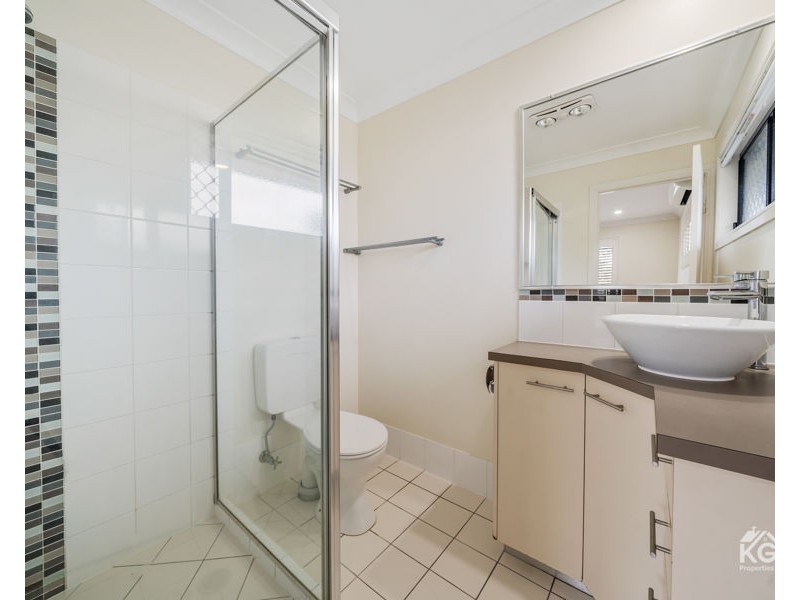 69 Parkroyal Crescent, Regents Park QLD 4118