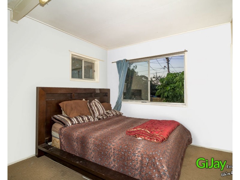 4 Woodash Street, Kingston QLD 4114