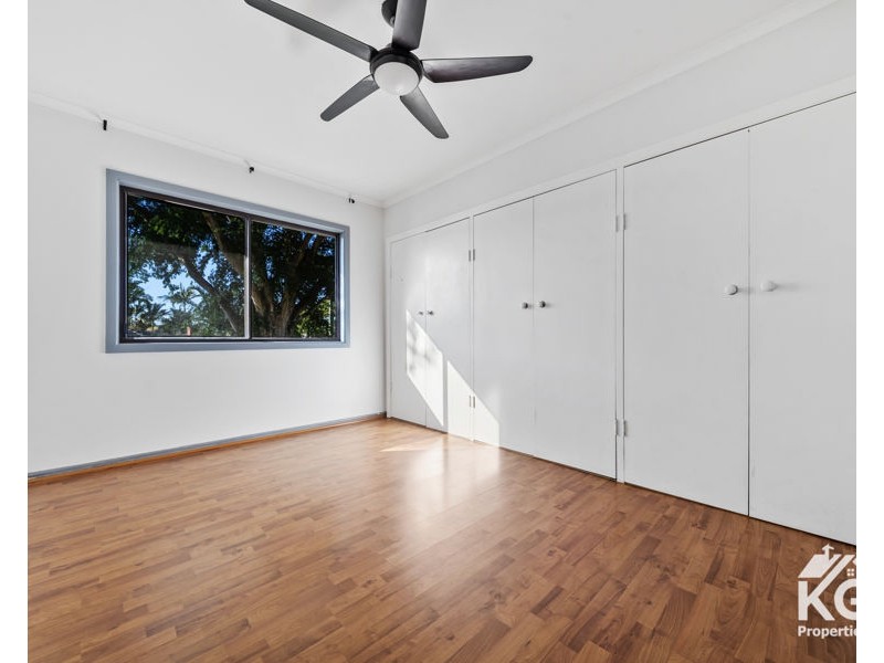 38 Mansted St, Holland Park West QLD 4121