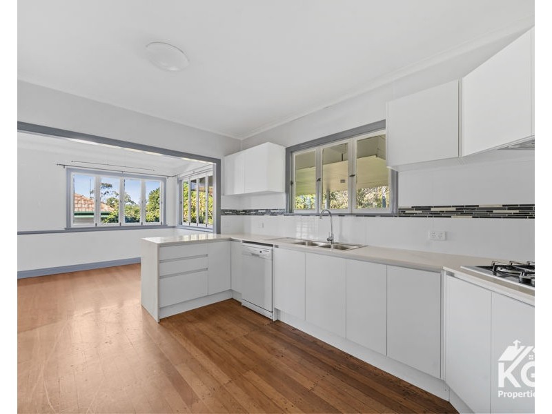 38 Mansted St, Holland Park West QLD 4121