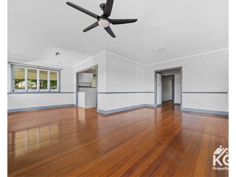 38 Mansted St, Holland Park West QLD 4121