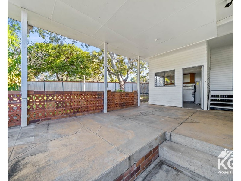 38 Mansted St, Holland Park West QLD 4121