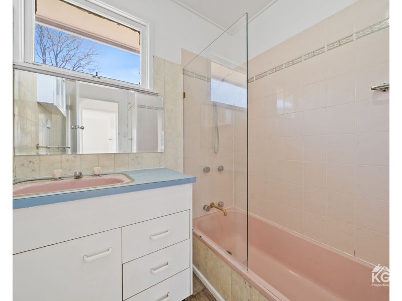 8 CROSS ST, Raceview QLD 4305