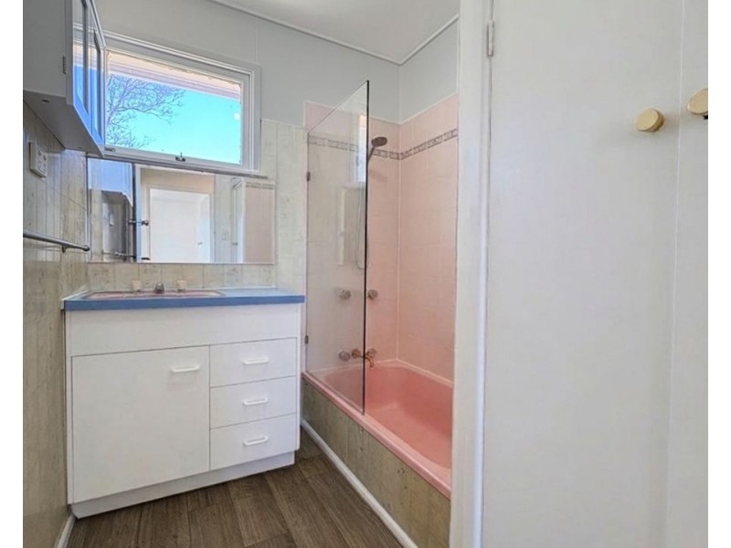 8 CROSS ST, Raceview QLD 4305