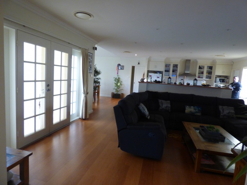 13 Little Road, Griffith NSW 2680