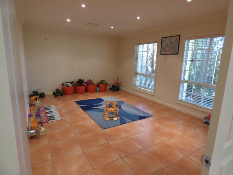 13 Little Road, Griffith NSW 2680