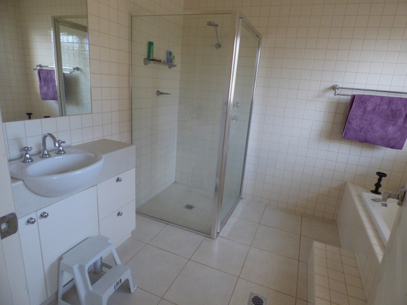 13 Little Road, Griffith NSW 2680