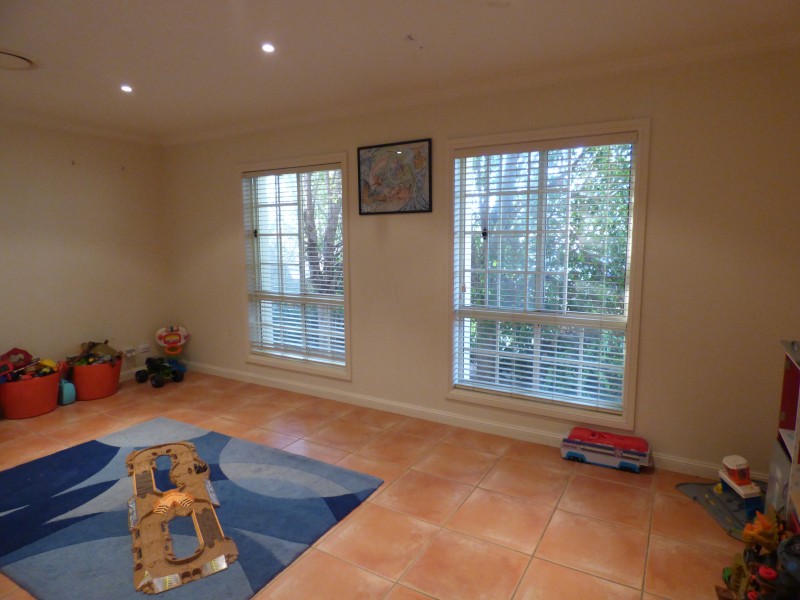 13 Little Road, Griffith NSW 2680