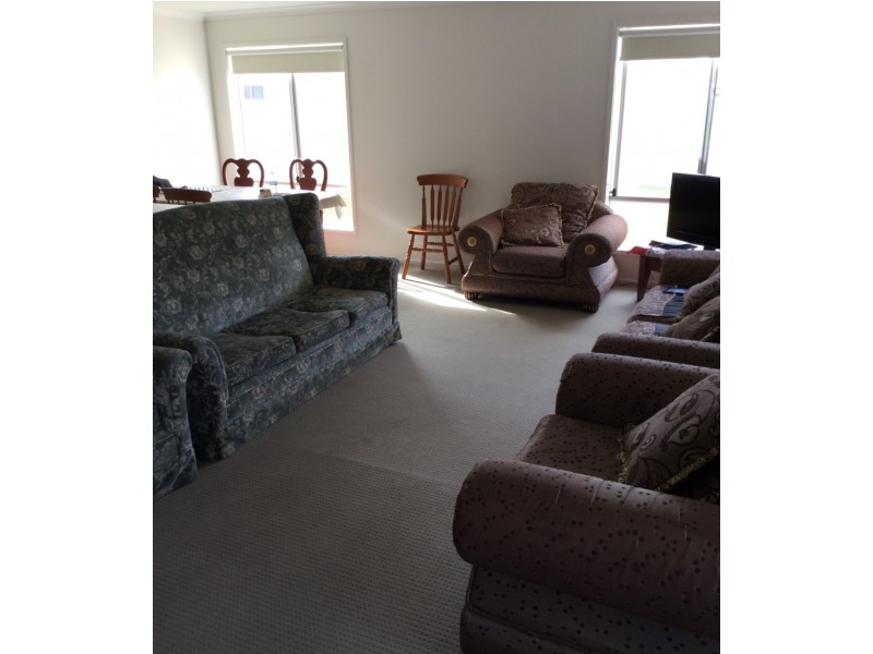 6 Little Road, Griffith NSW 2680