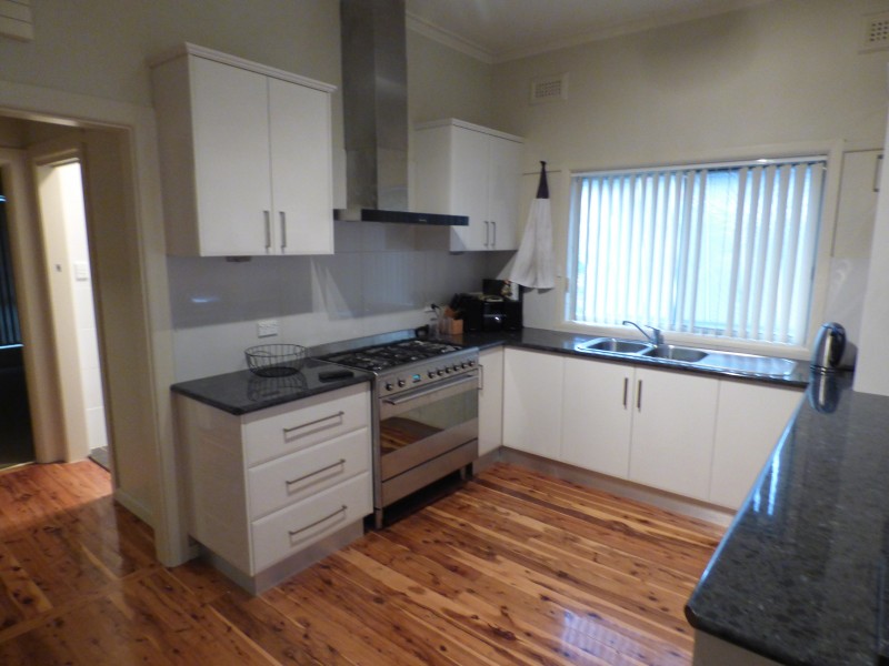 27 Kooba Street, Griffith NSW 2680