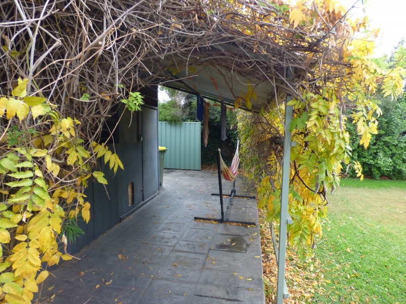 27 Kooba Street, Griffith NSW 2680