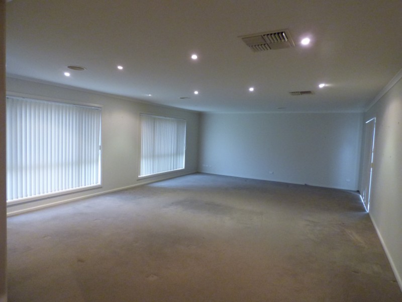 27 Kooba Street, Griffith NSW 2680