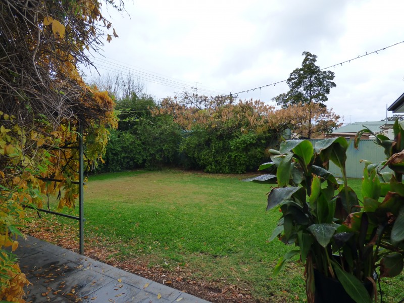 27 Kooba Street, Griffith NSW 2680