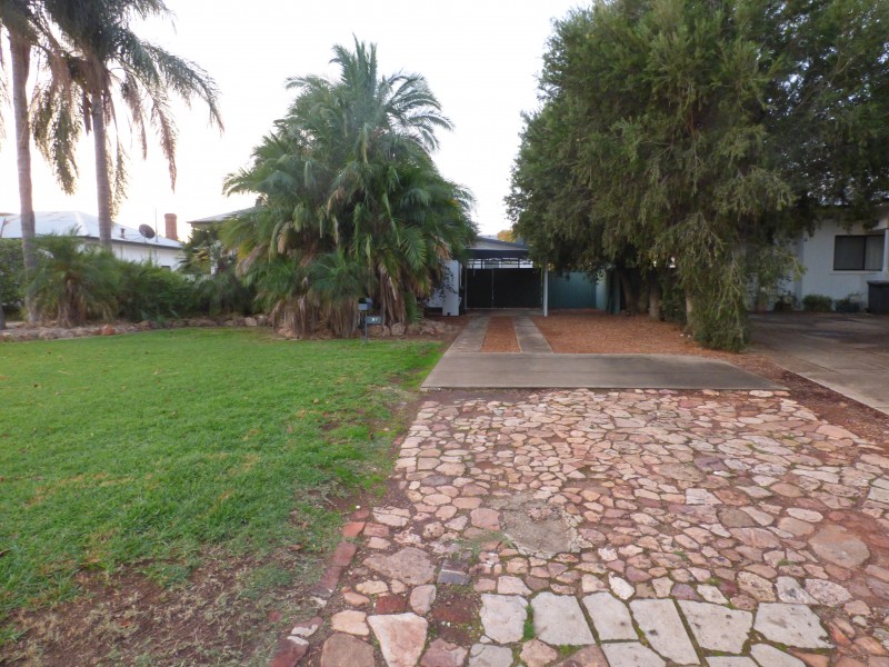 27 Kooba Street, Griffith NSW 2680