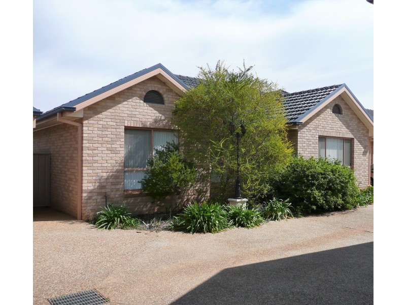 2/8 Mardon Place, Griffith NSW 2680
