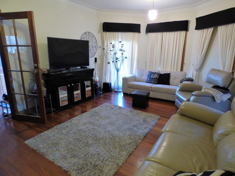 2 Love Place, Griffith NSW 2680