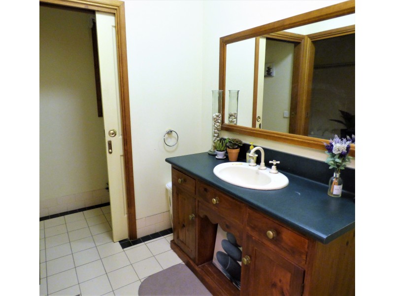 2 Love Place, Griffith NSW 2680