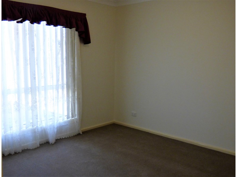 27 Dickson Road, Griffith NSW 2680