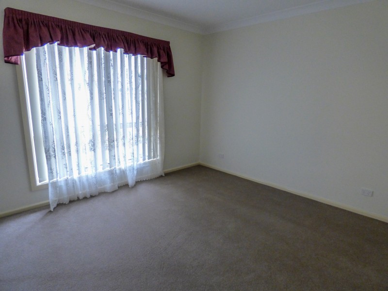 27 Dickson Road, Griffith NSW 2680