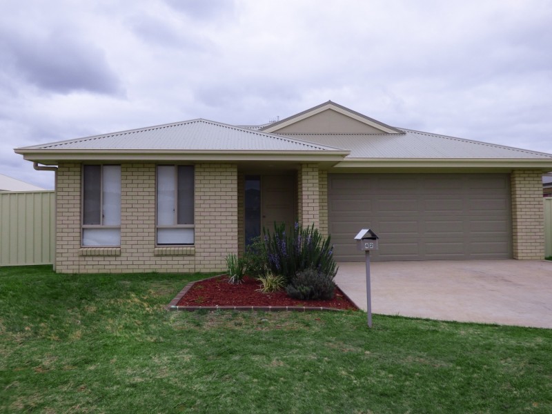 42 Madden Drive, Griffith NSW 2680