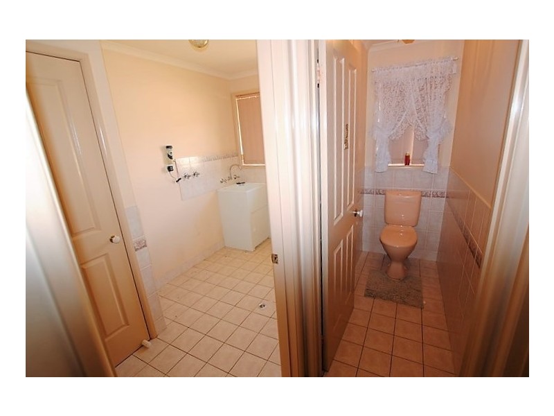 1 Dunvarleigh Crescent, Griffith NSW 2680