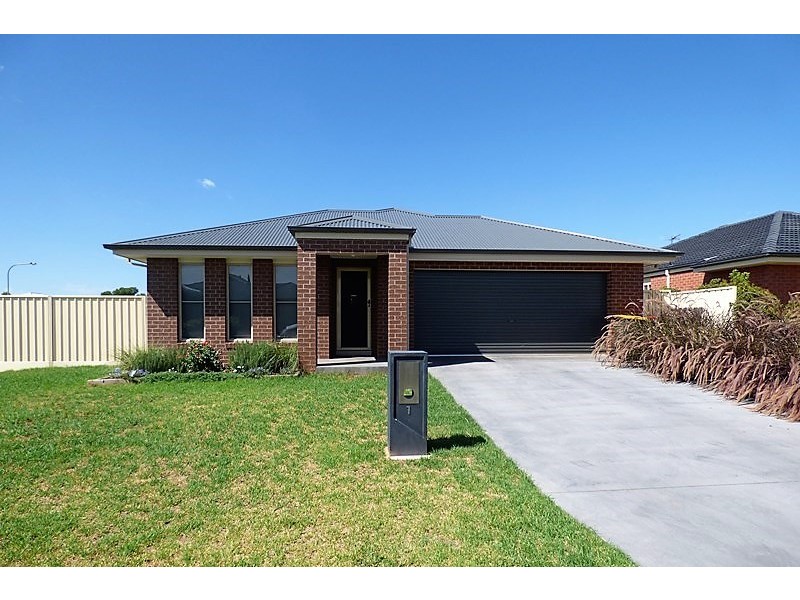 1 Harrison Place, Griffith NSW 2680