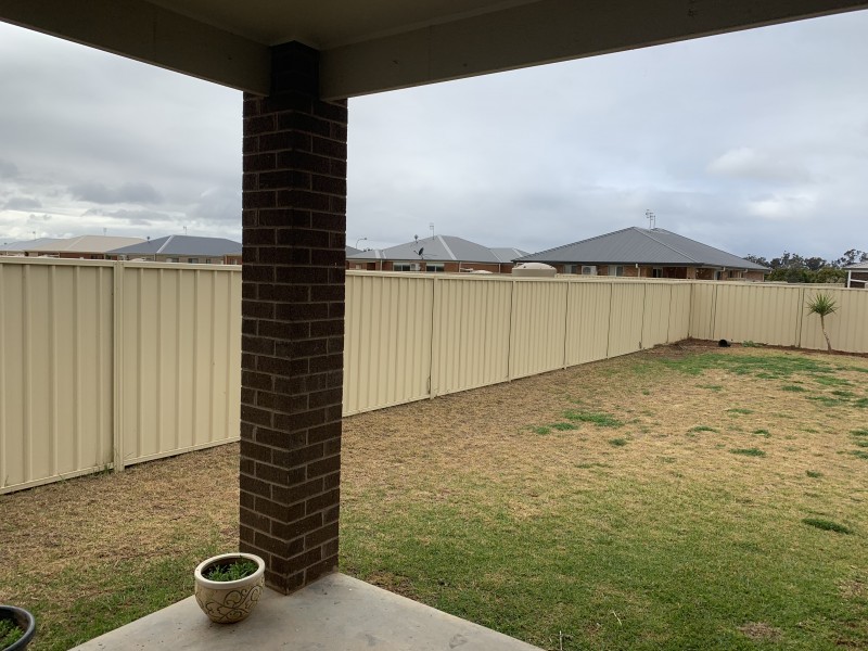 52 Madden Drive, Griffith NSW 2680