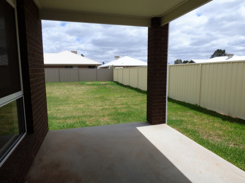 2 Zirilli Avenue, Griffith NSW 2680