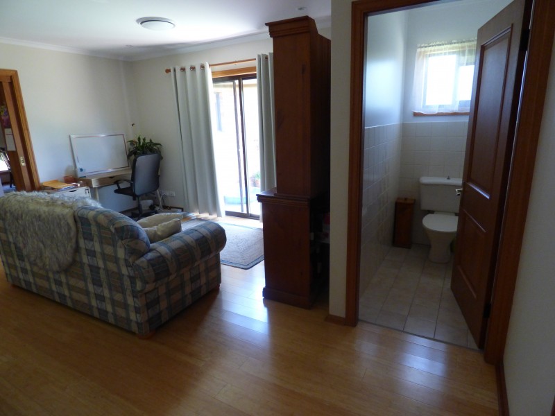 143 Erskine Road, Griffith NSW 2680