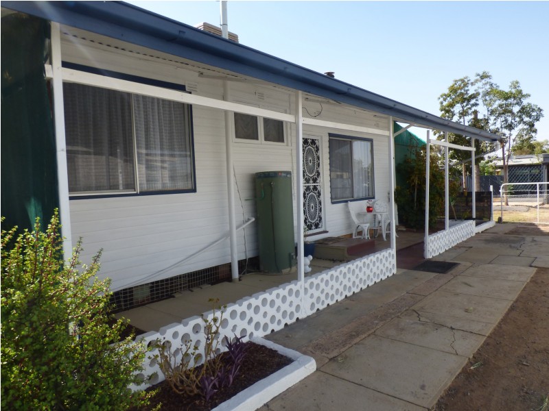 18 Kook Street, Darlington Point NSW 2706