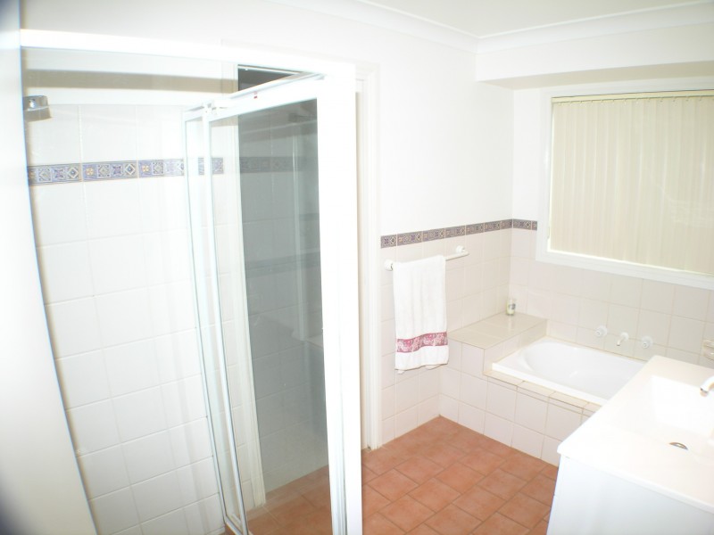 4 Evanside Parade, Griffith NSW 2680