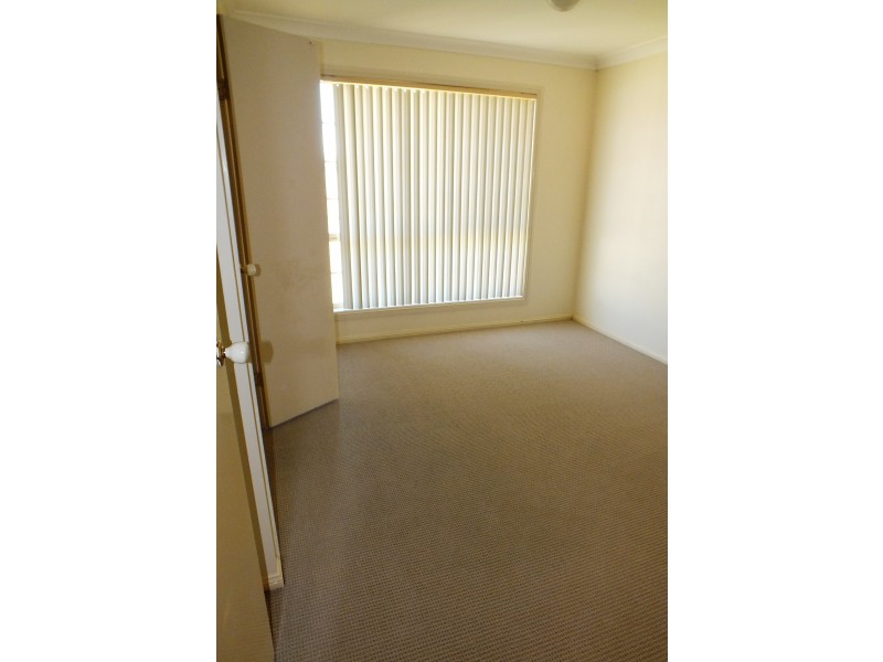 4 Evanside Parade, Griffith NSW 2680