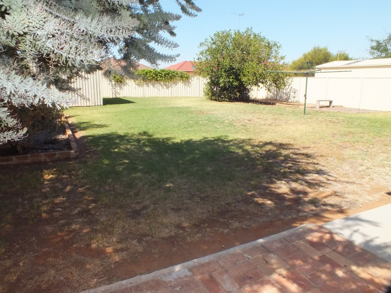 4 Evanside Parade, Griffith NSW 2680