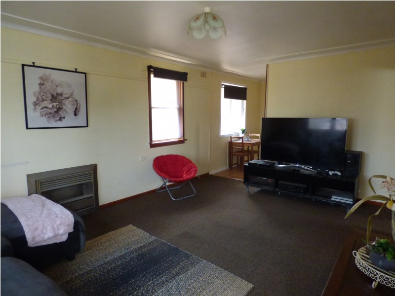 13 Walter Bull Crescent, Griffith NSW 2680