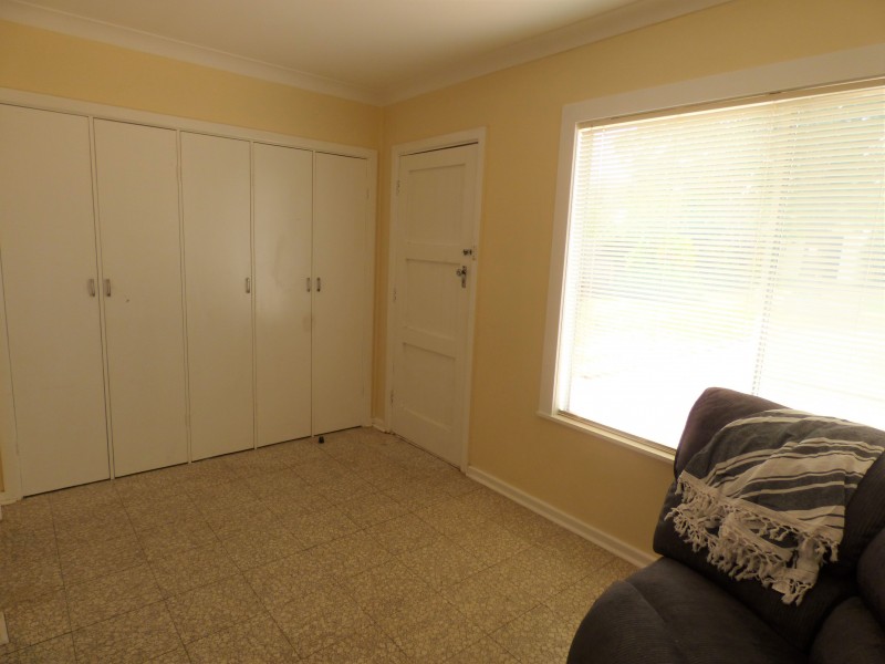 13 Walter Bull Crescent, Griffith NSW 2680