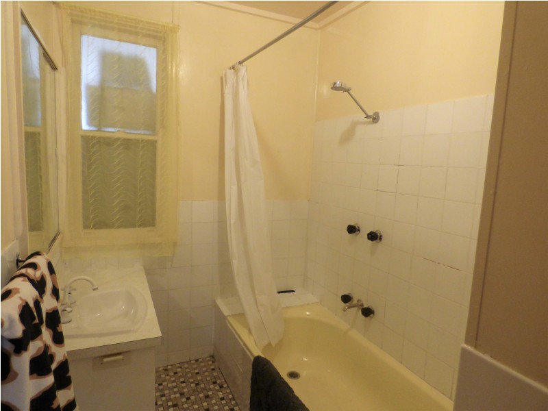 13 Walter Bull Crescent, Griffith NSW 2680