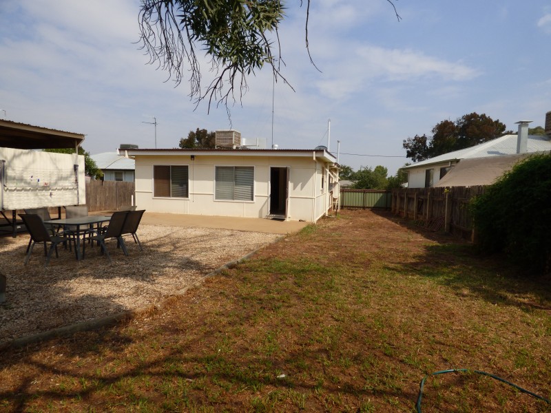 13 Walter Bull Crescent, Griffith NSW 2680