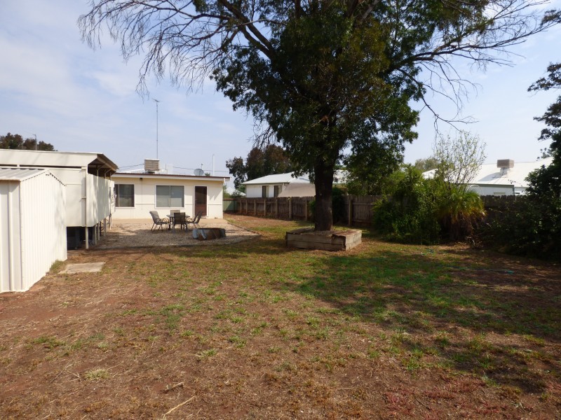 13 Walter Bull Crescent, Griffith NSW 2680