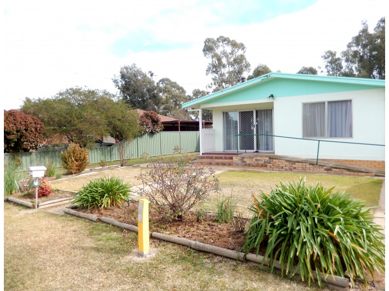 6 Brooks Crescent, Darlington Point NSW 2706